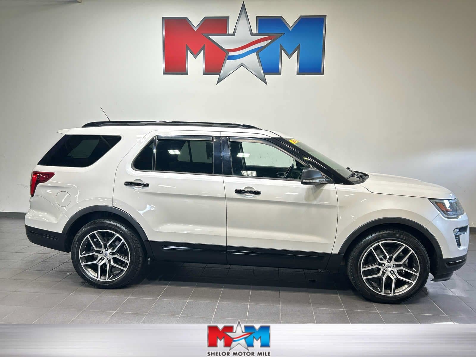 2019 Ford Explorer Sport — photo 1 of 12