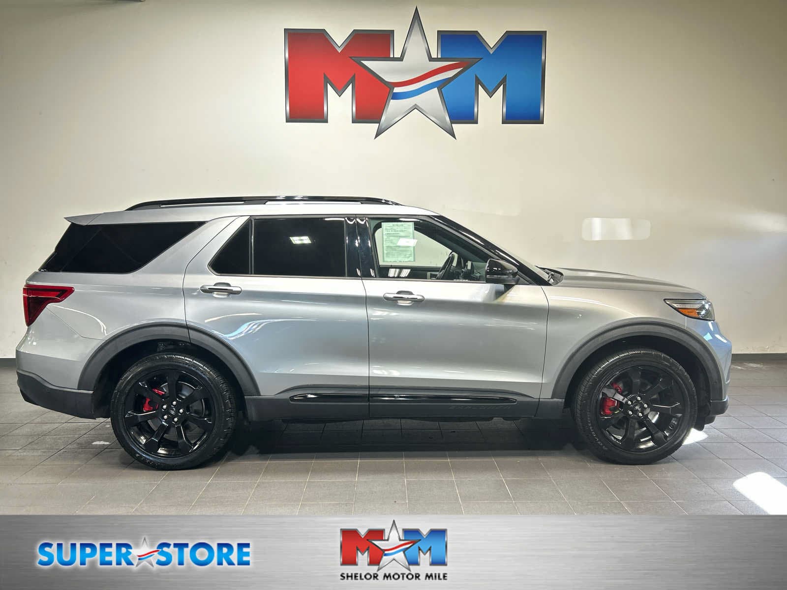 2020 Ford Explorer ST — photo 1 of 30