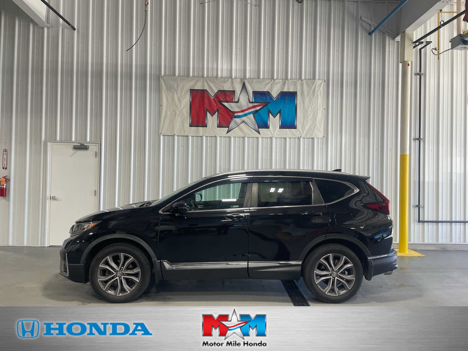 2022 Honda CR-V Touring — photo 1 of 8