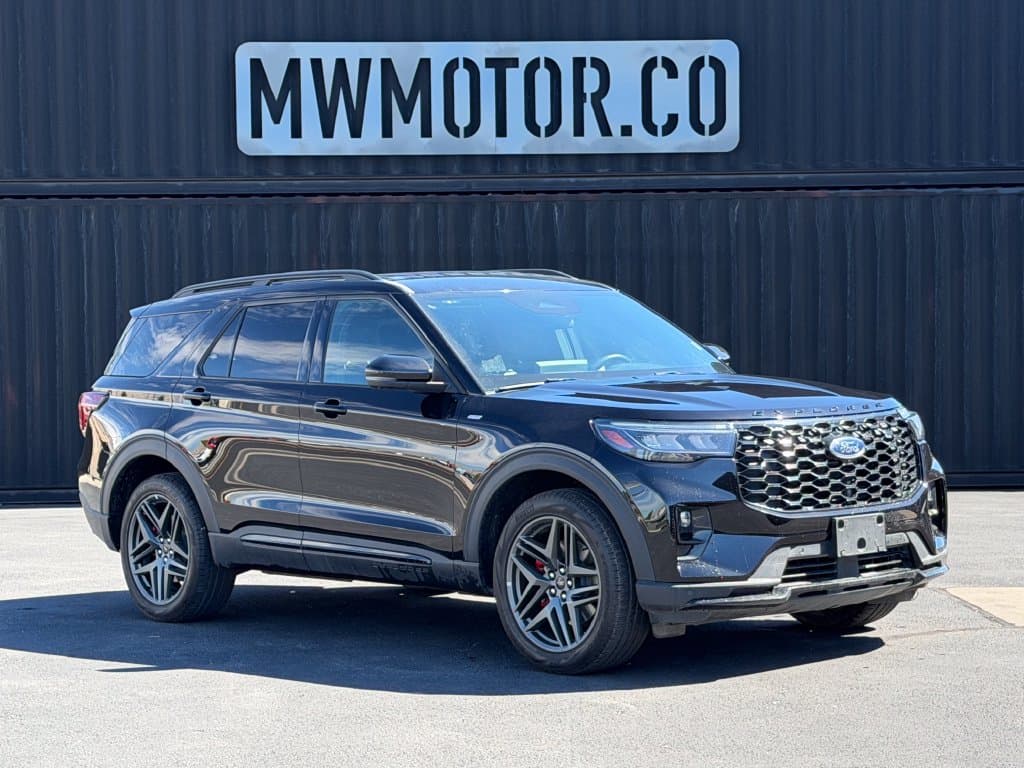 2025 Ford Explorer ST-Line — photo 1 of 12