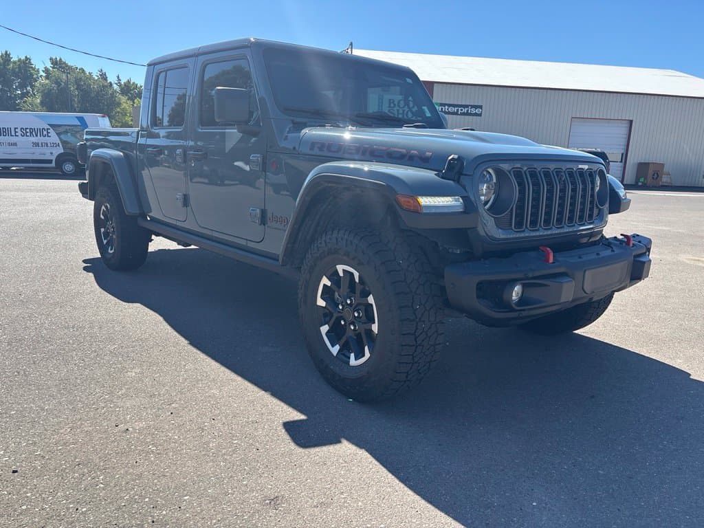 2024 Jeep Gladiator Rubicon — photo 1 of 12
