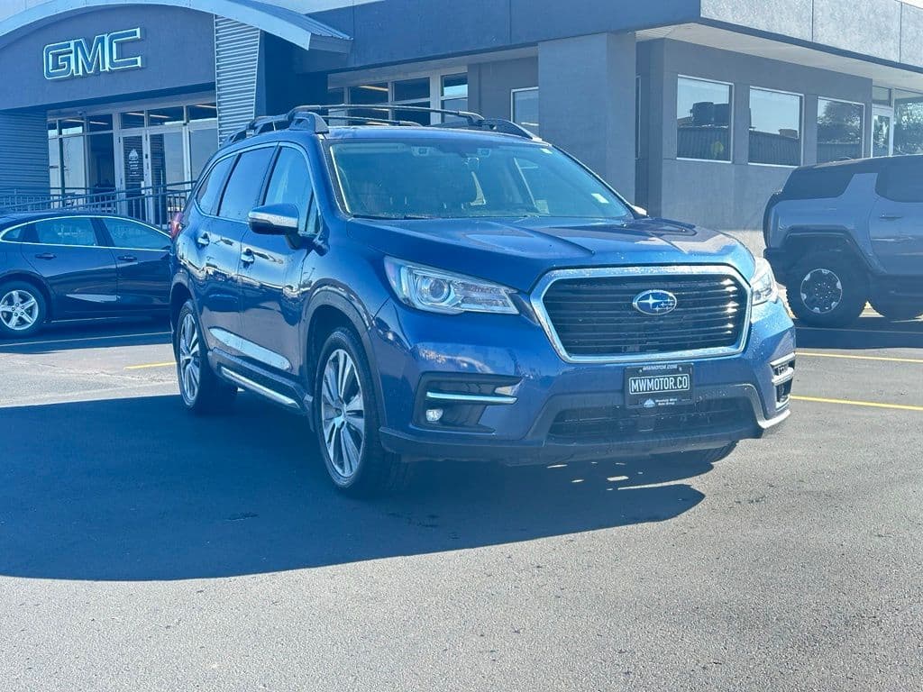 2022 Subaru Ascent Touring — photo 1 of 37