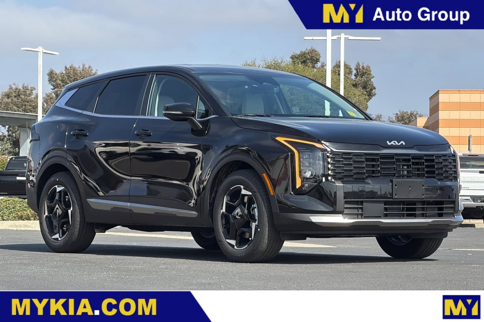 2027 Kia Sportage Hybrid EX — photo 1 of 32