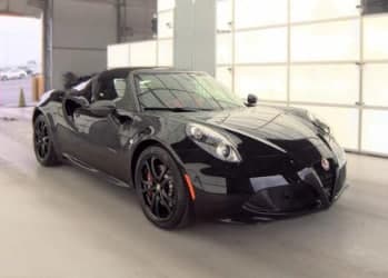 2016 Alfa Romeo 4C Base — photo 1 of 6