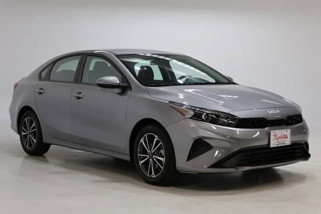 2024 Kia Forte LXS — photo 1 of 32