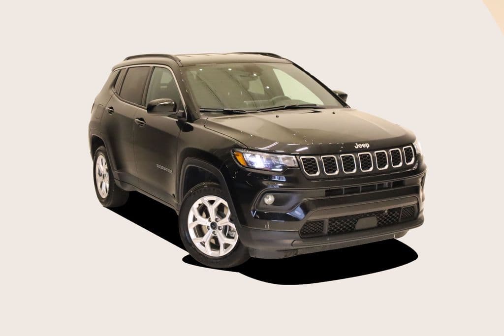 2025 Jeep Compass Latitude — photo 1 of 26
