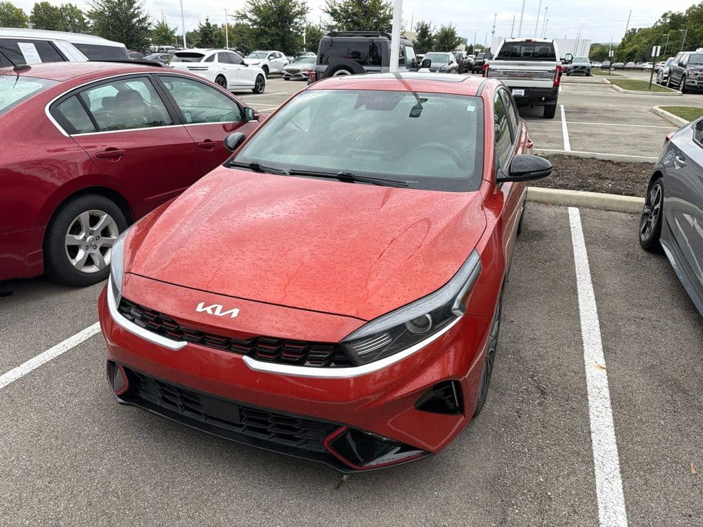 2022 Kia Forte GT-Line — photo 1 of 12