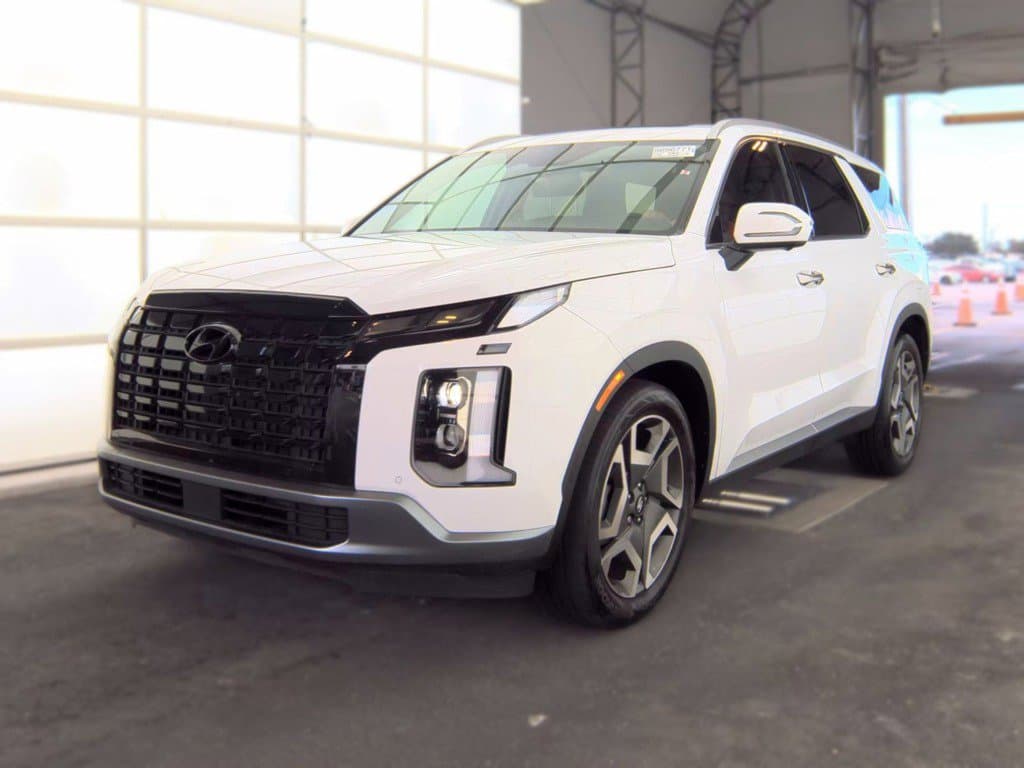 2025 Hyundai Palisade Base — photo 1 of 13