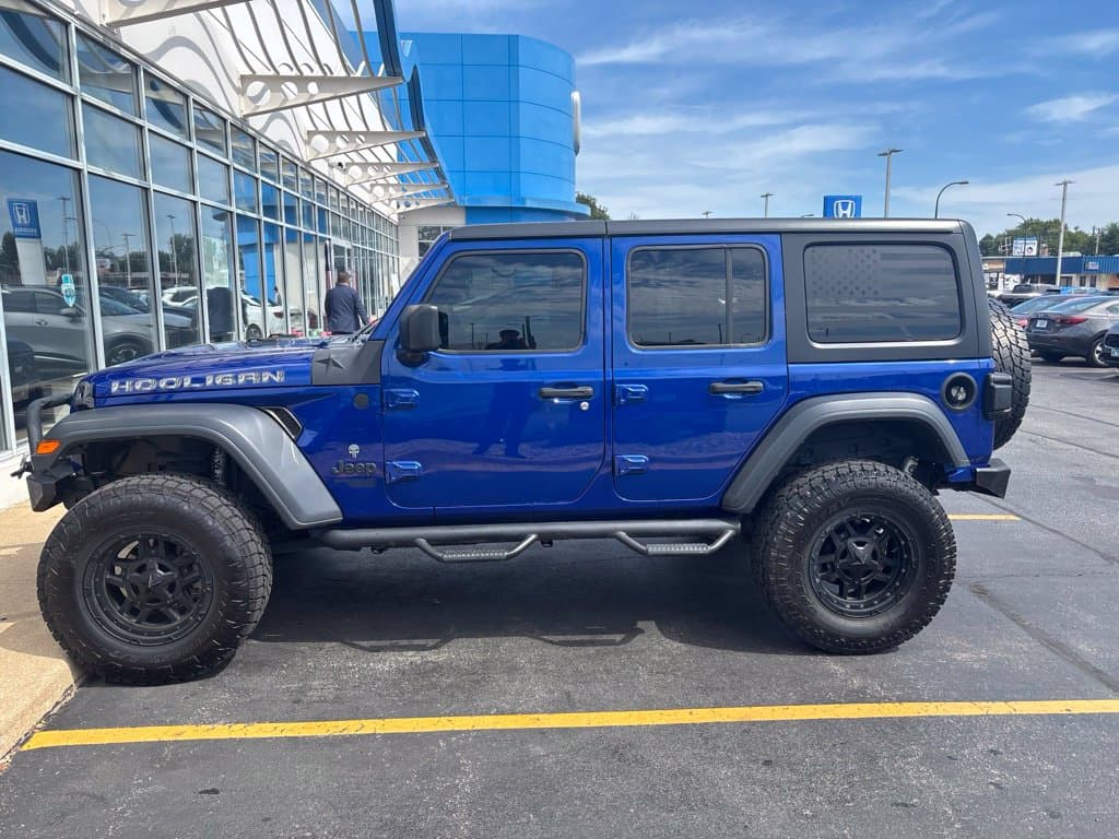 2018 Jeep Wrangler Sport — photo 1 of 7
