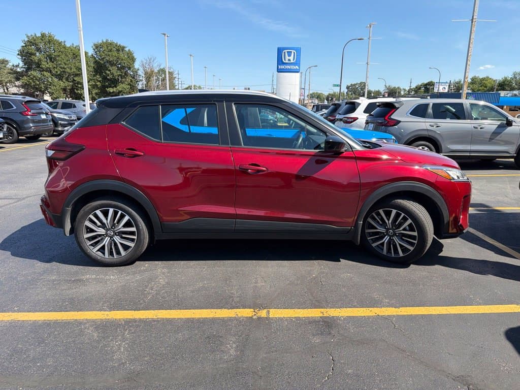 2021 Nissan Kicks SV — photo 1 of 5