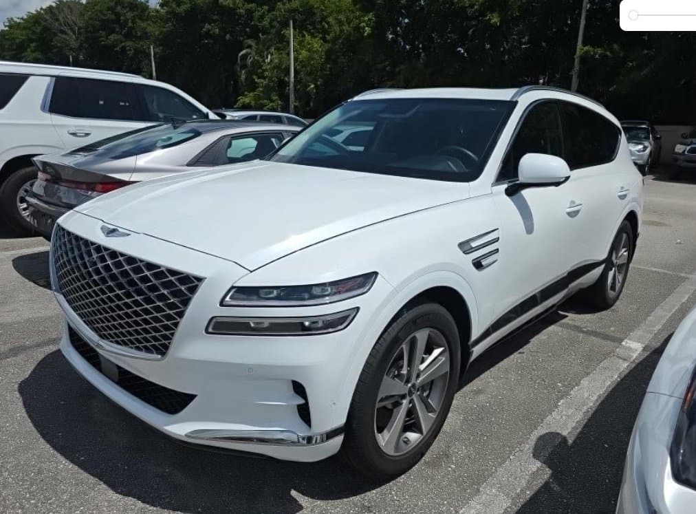 2024 Genesis GV80 Base — photo 1 of 9