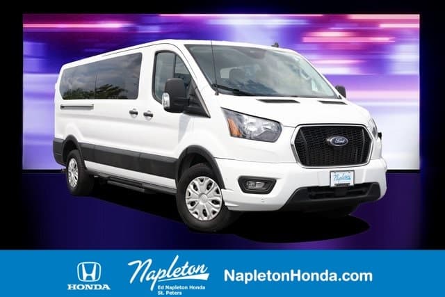 Foto de 2023 Ford Transit-350 Passenger XLT
