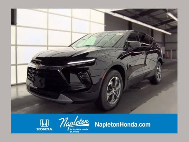 2025 Chevrolet Blazer LT — photo 1 of 28