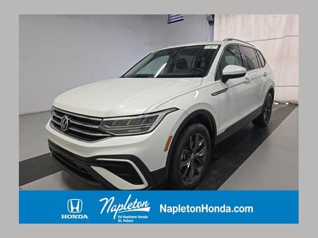 2023 Volkswagen Tiguan SE — photo 1 of 28