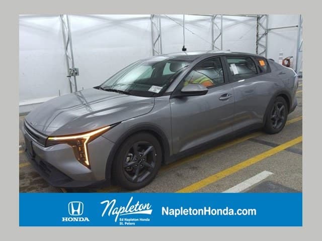 2025 Kia K4 LXS — photo 1 of 28