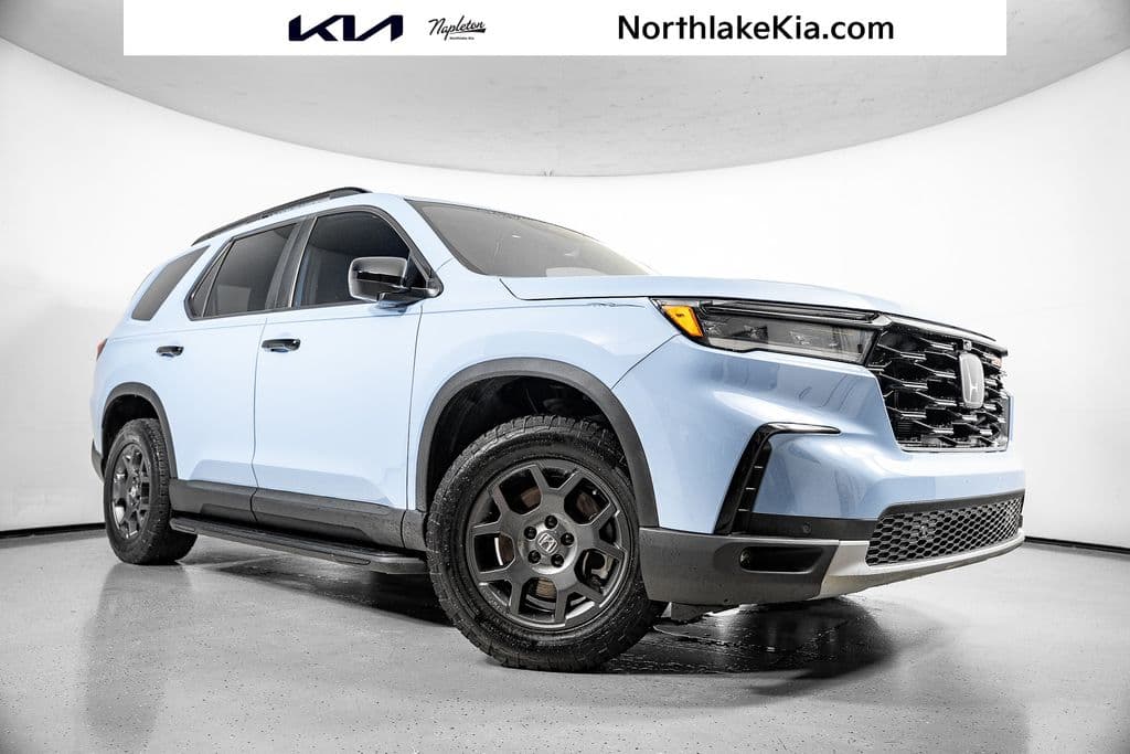 2025 Honda Pilot TrailSport — photo 1 of 40