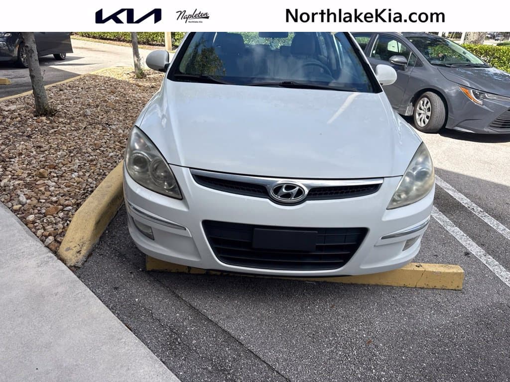 2010 Hyundai Elantra Touring SE — photo 1 of 4