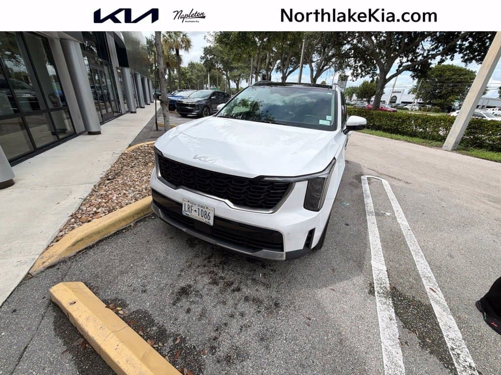 2024 Kia Sorento EX — photo 1 of 4
