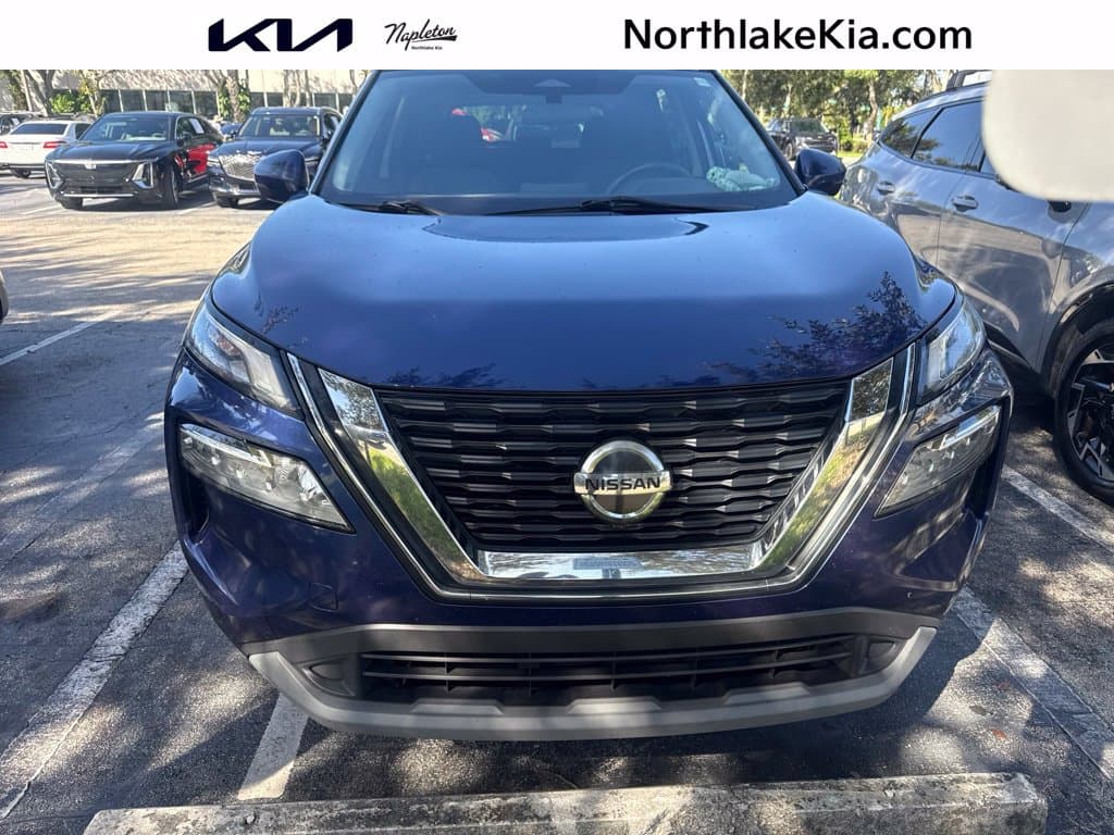 2021 Nissan Rogue SV — photo 1 of 7