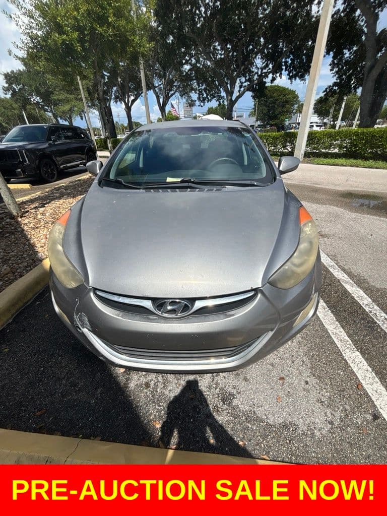 2012 Hyundai Elantra GLS — photo 1 of 4