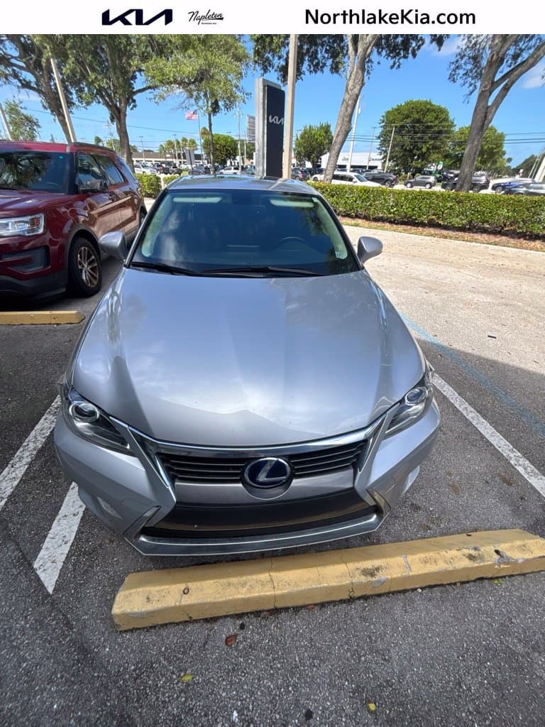 2016 Lexus CT 200h Base — photo 1 of 5