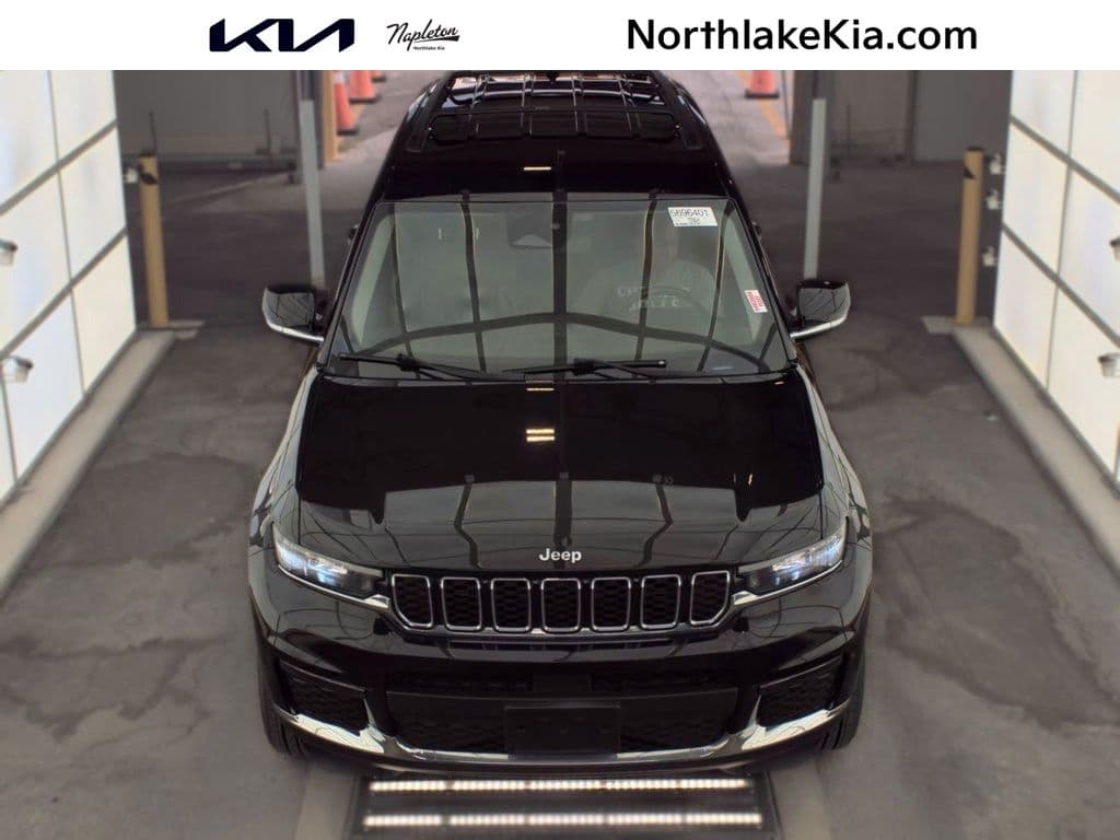 2021 Jeep Grand Cherokee L Limited — photo 1 of 12