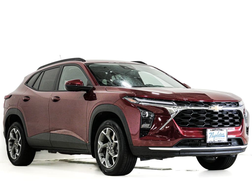 2024 Chevrolet Trax LT — photo 1 of 27