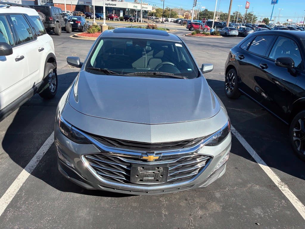 2023 Chevrolet Malibu LT — photo 1 of 3