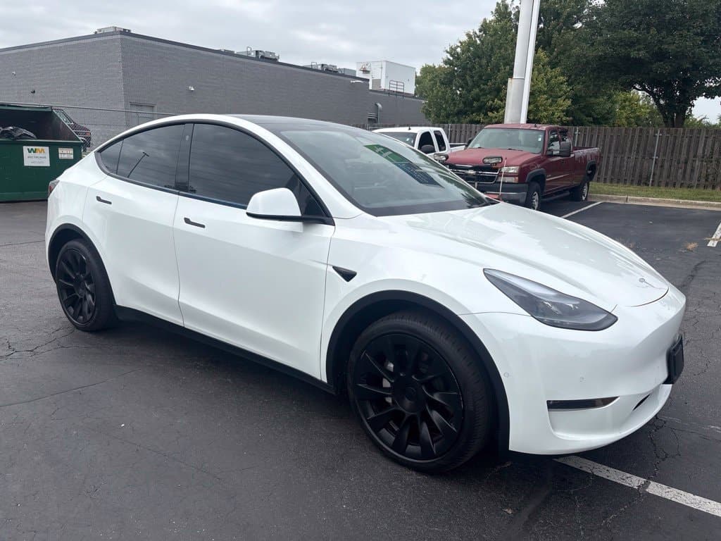 2021 Tesla Model Y Long Range — photo 1 of 3