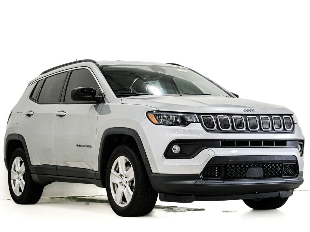 2022 Jeep Compass Latitude — photo 1 of 25