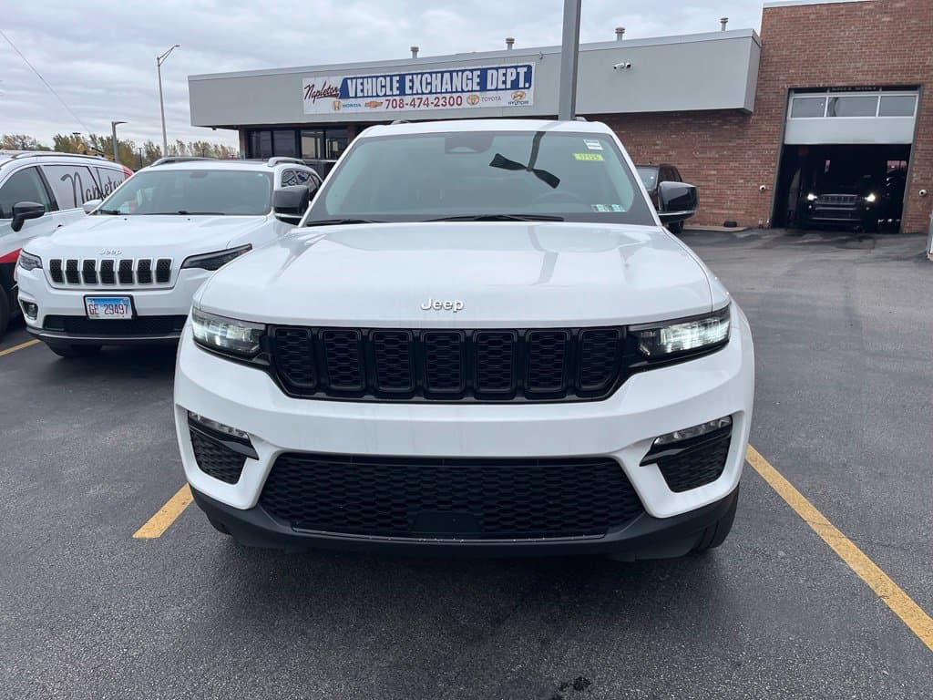 2023 Jeep Grand Cherokee Limited — photo 1 of 4