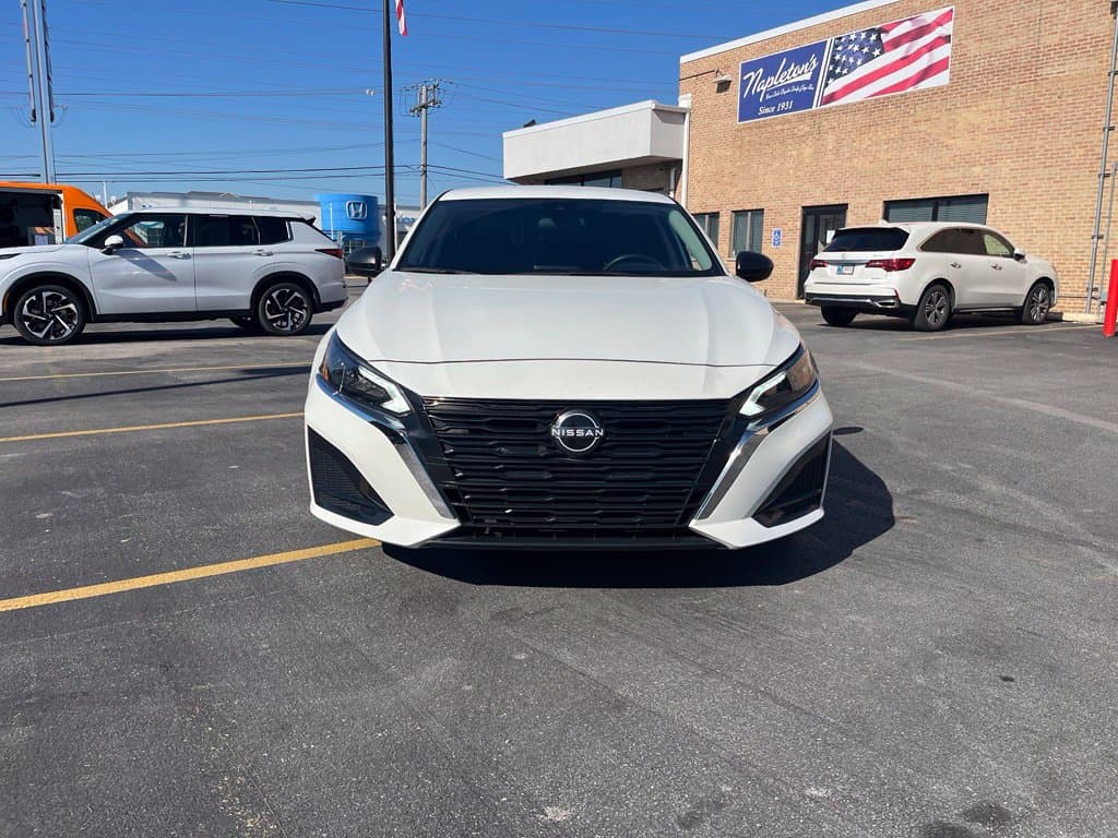 2024 Nissan Altima 2.5 SV — photo 1 of 4