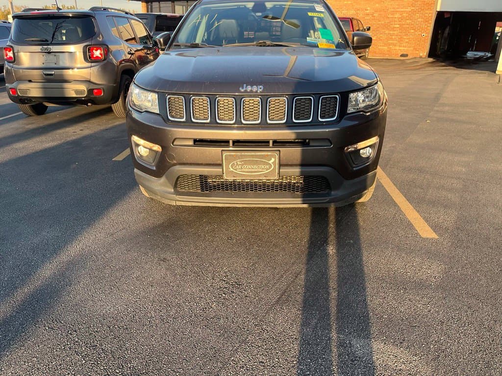 2025 Jeep Compass Trailhawk — photo 1 of 3