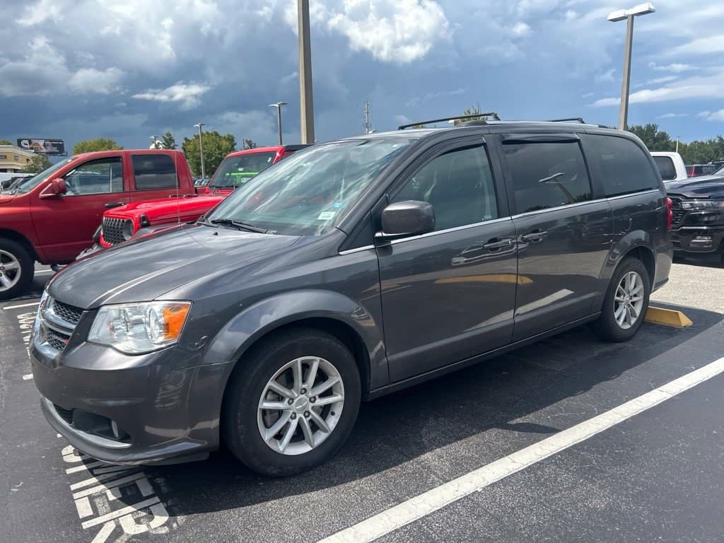 2019 Dodge Grand Caravan SXT — photo 1 of 4