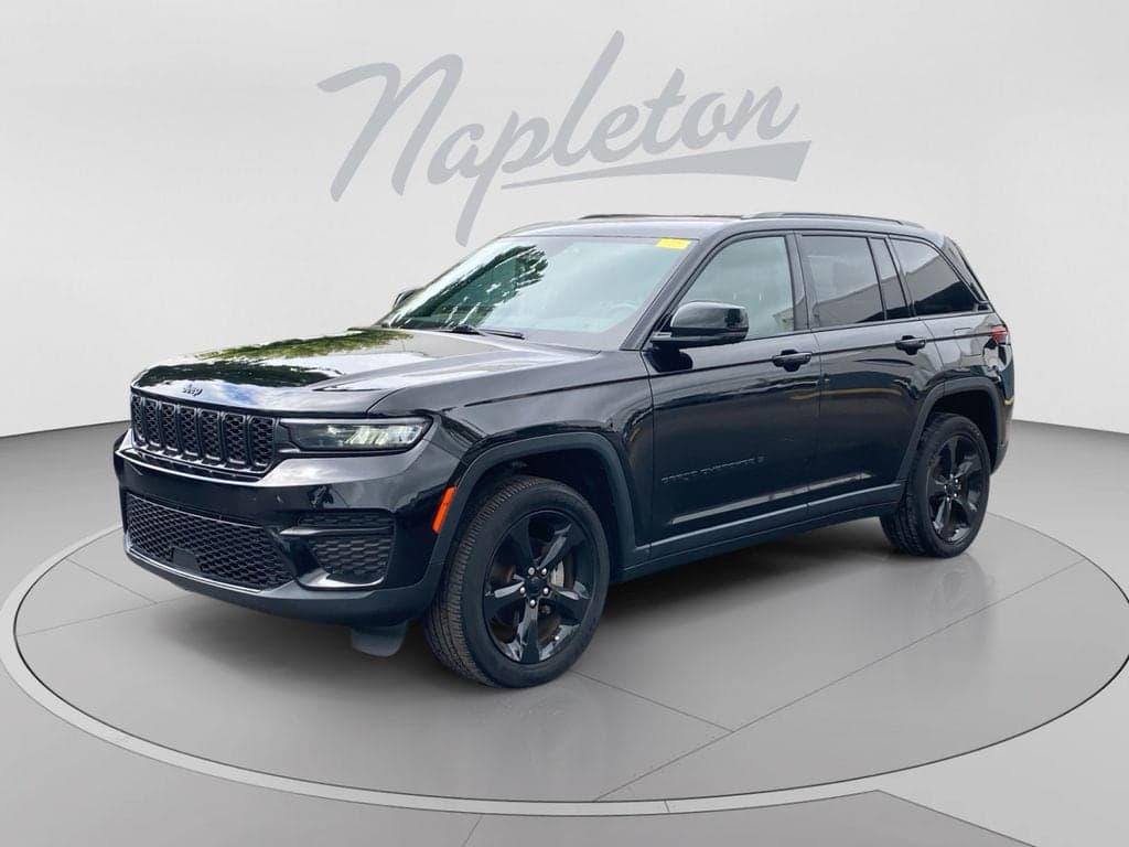 2023 Jeep Grand Cherokee Altitude X — photo 1 of 33