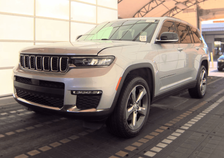 2022 Jeep Grand Cherokee L Limited — photo 1 of 3