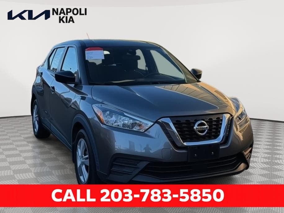 2020 Nissan Kicks S — photo 1 of 10