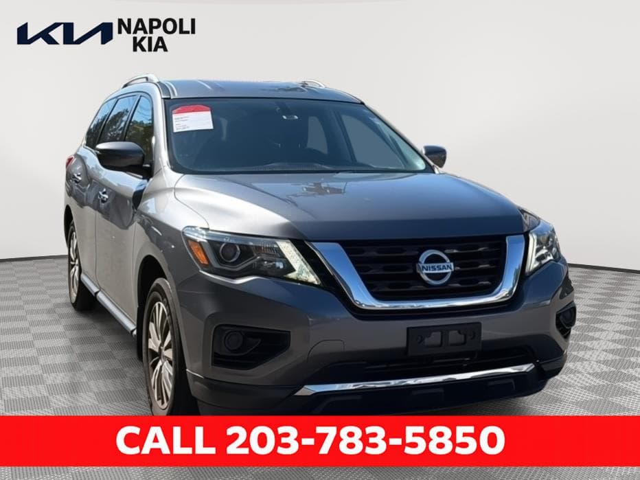 2019 Nissan Pathfinder S — photo 1 of 10