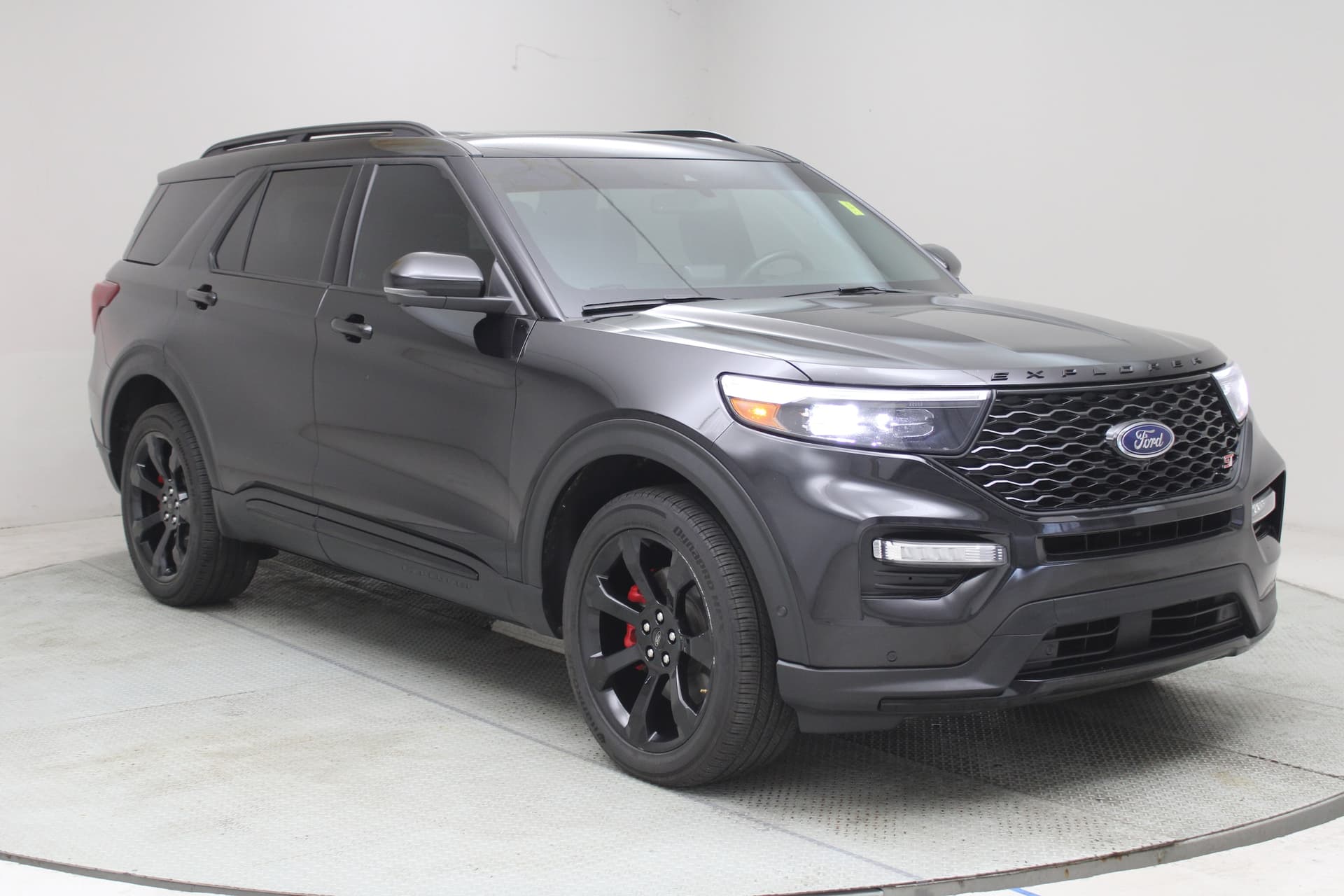 2022 Ford Explorer ST — photo 1 of 34