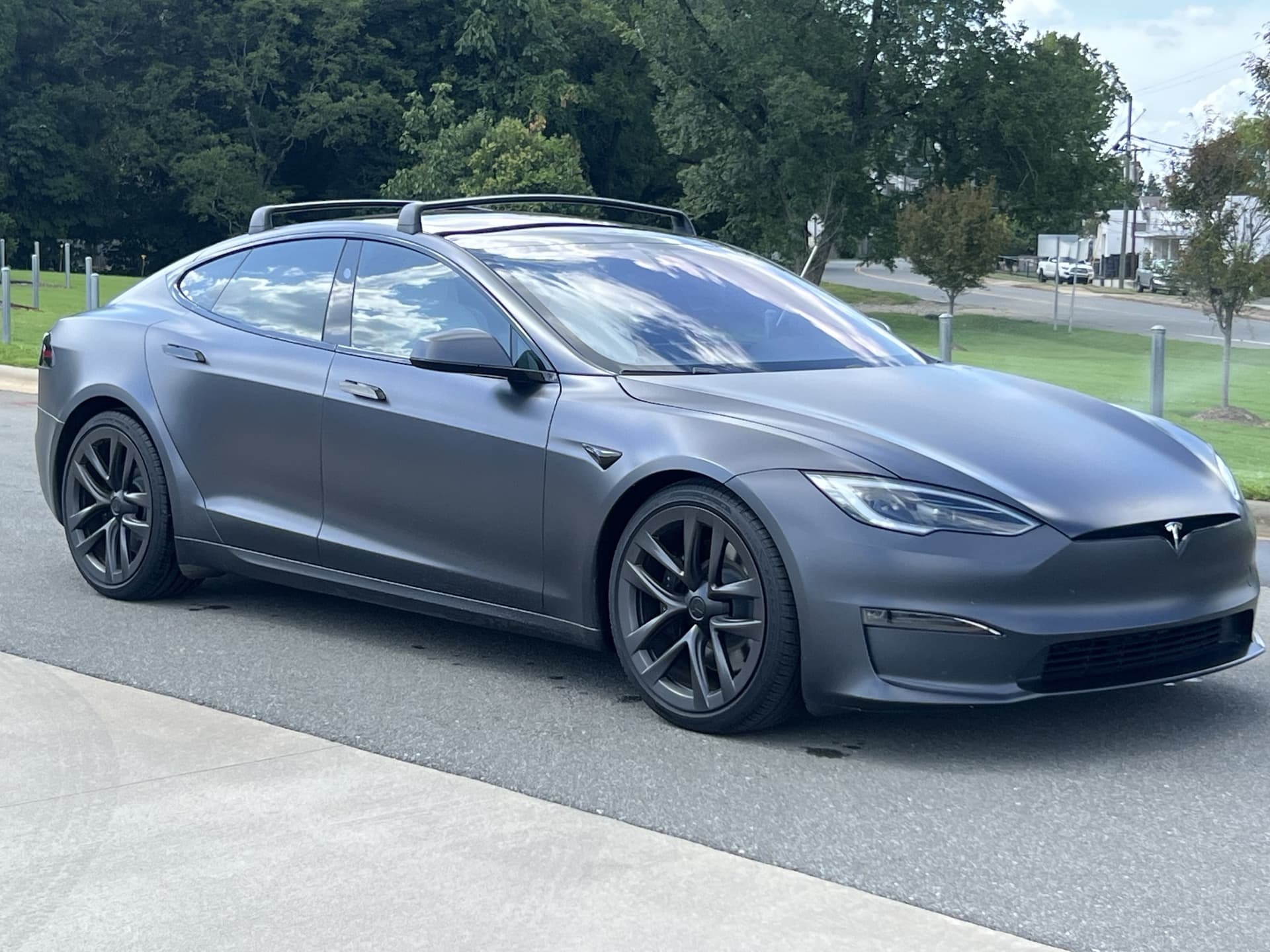 2024 Tesla Model S Base — photo 1 of 32