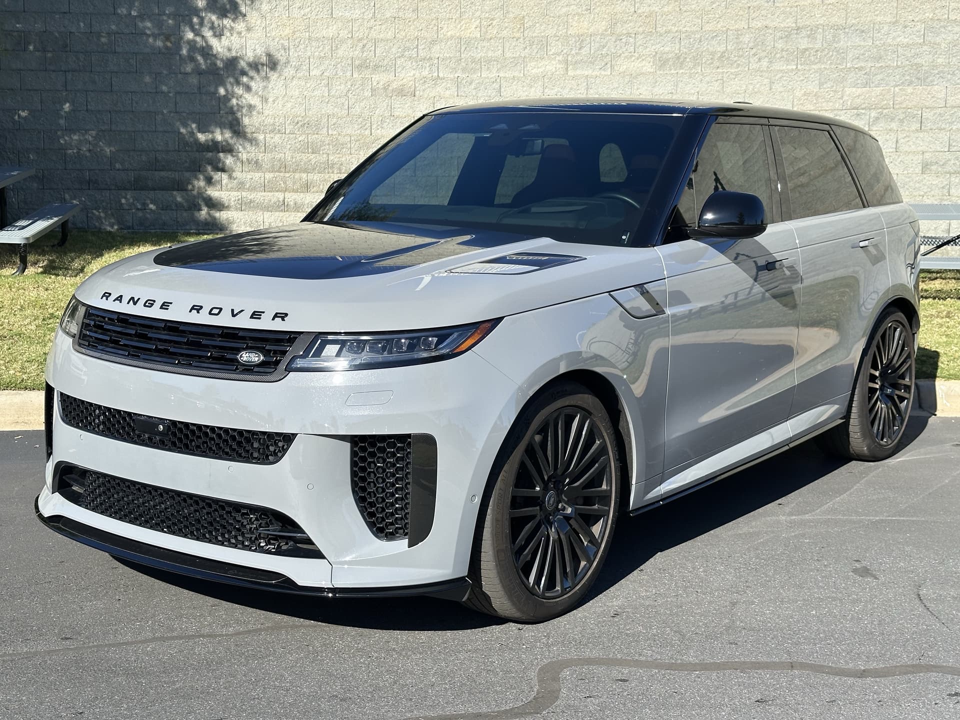 2025 Land Rover Range Rover Sport SV Edition Two — photo 1 of 34