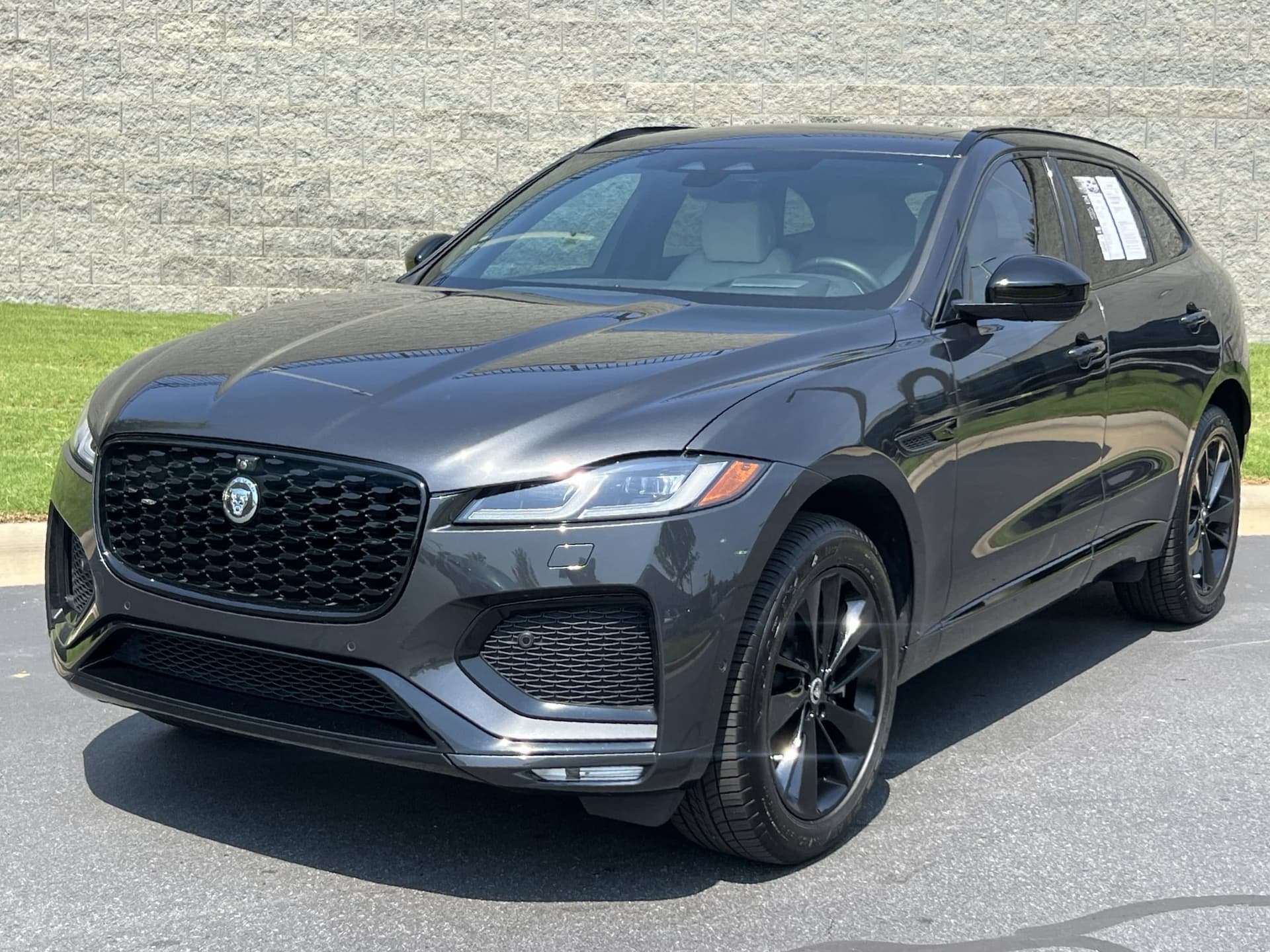 2026 Jaguar F-PACE R-Dynamic S — photo 1 of 37