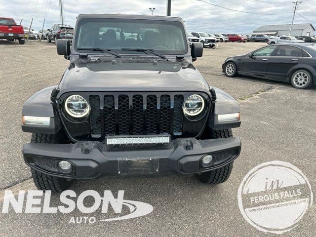 2022 Jeep Gladiator Willys — photo 1 of 11