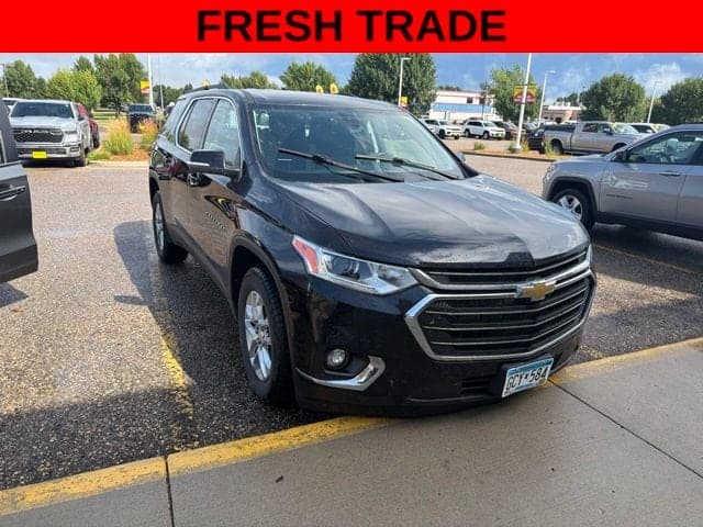 2021 Chevrolet Traverse LT Cloth — photo 1 of 11