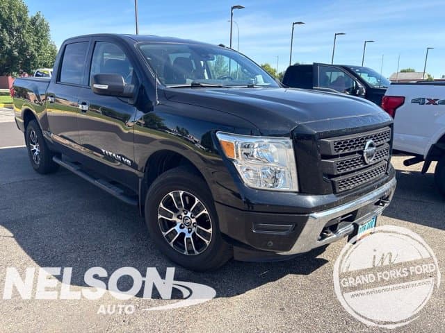 2020 Nissan Titan SV — photo 1 of 12