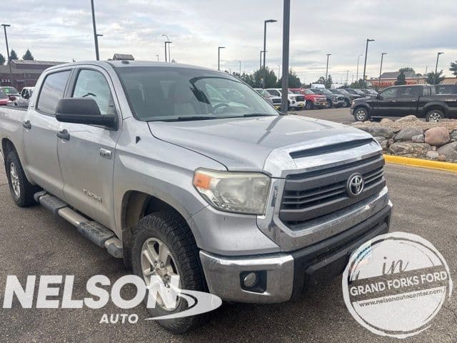 2015 Toyota Tundra 4WD Truck Base — photo 1 of 11