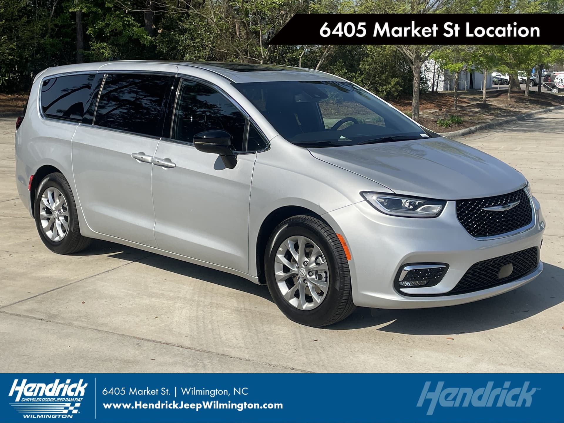 2026 Chrysler Pacifica Limited — photo 1 of 40