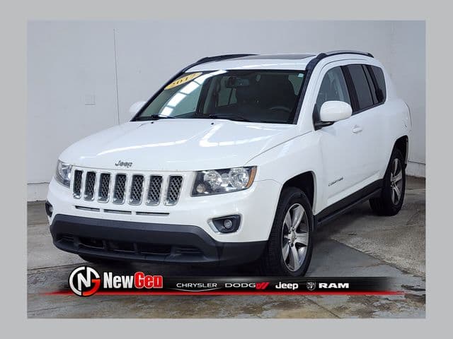 2017 Jeep Compass Latitude — photo 1 of 34