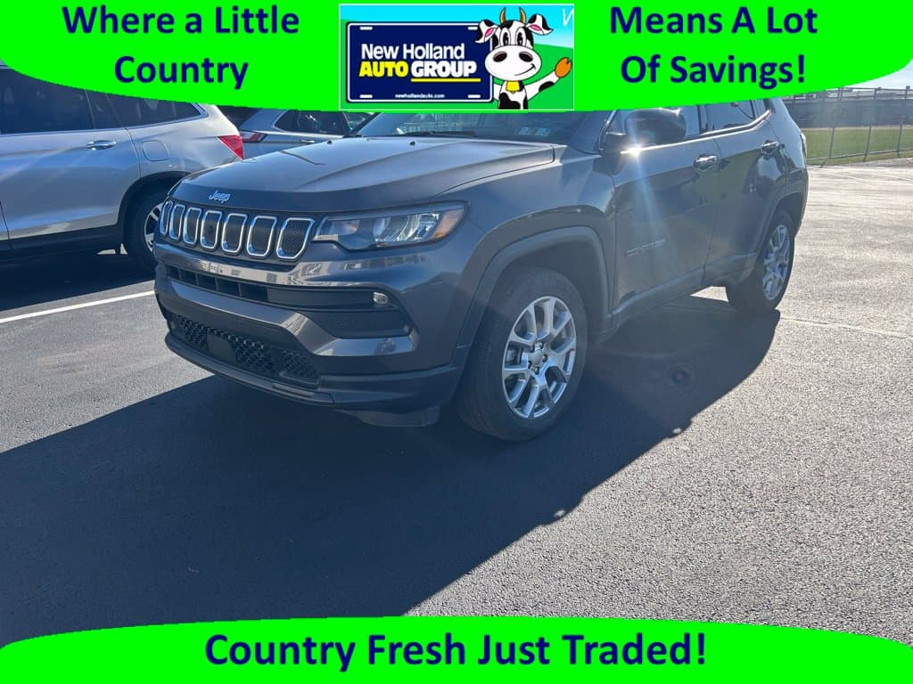 2022 Jeep Compass Latitude Lux — photo 1 of 10