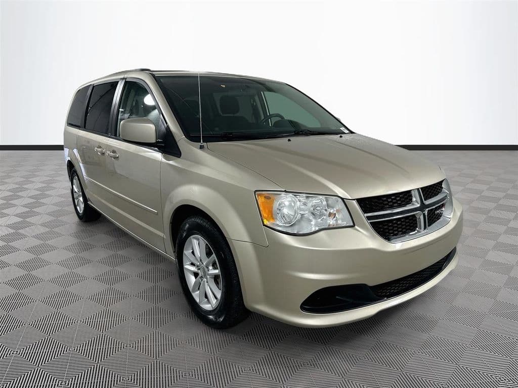 2014 Dodge Grand Caravan SXT — photo 1 of 32